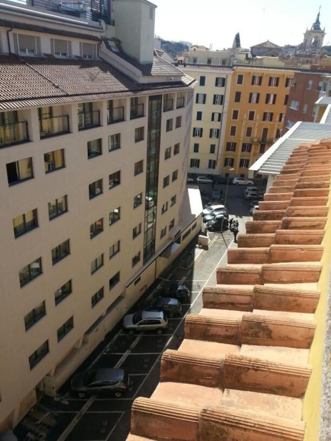 Priscilla & Parking At St Peter Basilica +free Calls To Usa, Canada, China * Rome