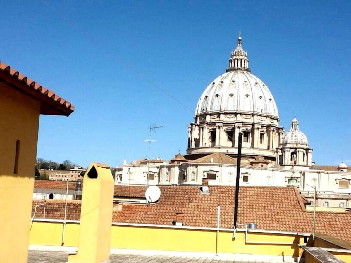 Priscilla & Parking At St Peter Basilica +free Calls To Usa, Canada, China * Rome