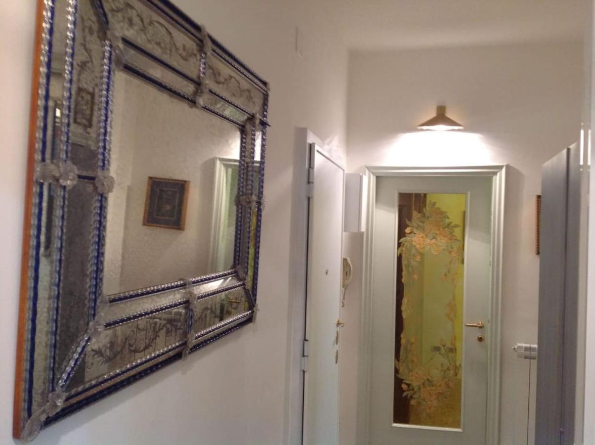 Priscilla & Parking At St Peter Basilica +free Calls To Usa, Canada, China Appartement *
